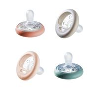 Tommee Tippee Breast-Like Soother, 6-18 Month Pack of 4 soothers with Breast-Like baglet, Symmetrical Design and BPA Free