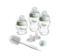 Tommee Tippee Natural Start Glass Newborn Starter Set, 150ml and 250ml Anti-Colic Baby Bottles, Slow and Medium Flow Breast-Like Teats for a Natural Latch, Self-Sterilising