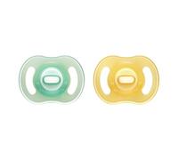 Tommee Tippee Ultra-Light StayPut Night Glow Soother, 0-6m, 2 Pack, Glow in The Dark, Lightweight, Soft Skin Feel, Extra Air Flow