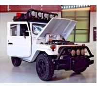 Toyota Land Cruiser FJ40 White Expedition Motormax 1:24 Scale Model 79137W