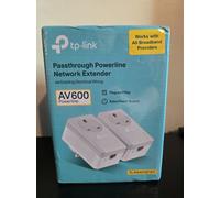 TP Link Passthrough Powerline Network Extender AV600 NEW