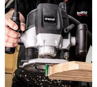 Trend 2100W ⁄ Inch Variable Speed Plunge Router 240V Uk Pk 1 T7EK