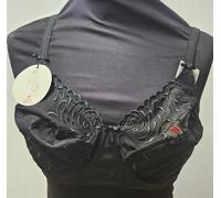 Triumph | Modern Splendour N | Black (0004/04)