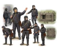 TRU00434 - Trumpeter 1:35 - Soviet Soldier - Scud B Crew