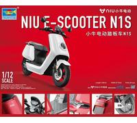 Trumpeter NIU N1S E-Scooter Plastic Model Kit 07305 Pre-Painted Scale 1:12