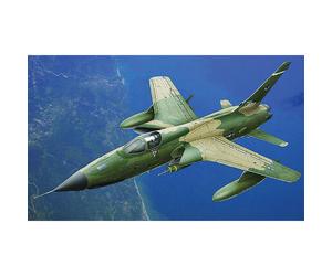 Trumpeter 2201 F-105D Thunderchief 1:32 Model Kit