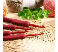 UEKPDM 5mm Crochet Hook, Ergonomic TPR Soft Grip Aluminium Crochet Tool with Smooth Tapered Shaft, Beginner Friendly for Yarn Craft, Scarves, Hats & Amigurumi Projects