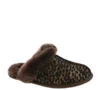 UGG Women's Scuffette Caspian Slipper, Burnt Cedar, 8