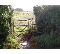 UK Photo Print A4 / 12"x8" Rustic charm Meadgate/ST6858 An old iron footpath gate on Tunl c2013