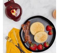 Uncanny Brands Harry Potter Checkmate Gryffindor Mini Waffle Maker - Makes Gryffindor Crest Waffles - Fun Kitchen Appliance - Non-Stick, Compact and Easy to Use