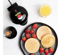 Uncanny Brands Pokemon Pokeball Mini Waffle Maker - Make Breakfast Pokeball Mini Waffles - Kitchen Appliance - UK Plug