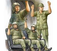 Us Army Ch-47 Crew In Vietnam 1:35 Plastic Model Kit Trumpeter