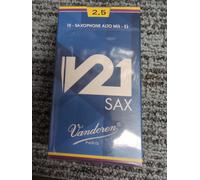 Vandoren Sax/Saxophone V21 Alto Reeds 10 Pack, Strength 2.5 SR8125