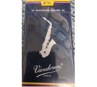 Vandoren SR2115 Strength 2.5 Traditional Alto Saxophone Reeds - Pack of 10