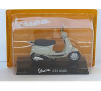 VESPA SCOOTER COLLECTION 1:18 Scale Vespa ET4 2003 Model Scooter