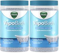 VICKS Vapo Bath - Bath Salt with Soothing Vapours - Infused with Menthol and Camphor Scents - Contains Natural Essential Oils: Eucalyptus, Nutmeg and Cedar Leaf - Non Medicated Vapours - 425g
