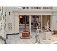 Victoria and Albert Museum Private Tour with Art Specialist