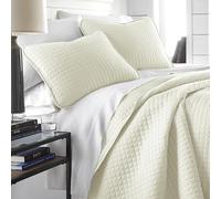 Vilano Springs, Premium Quality, Soft, Wrinkle, Fade, & Stain Resistant, Easy Case, Oversized Quilt Cover Set with 1 Quilt Set and 2 Shams, King/California King, Off-White