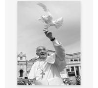 Vintage Black And White Wall Art Pope Francis & The Dove of Peace Poster Home Room Wall Decor-Museum Quality Photo Art Canvas Prints Pictures For Bathroom Bedroom Decor