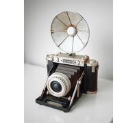 Vintage SLR Camera Decor - Retro Folding Camera with Bellows & Flash Reflector - Handcrafted Metal Sculpture for Home & Office - Unique Gift for Photographers & Film Lovers
