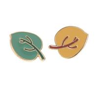 VINTORKY Leaf Brooch Pins 2pcs with Zinc Alloy Material, Cute Japanese Design, Easy to Attach, Versatile Use for Women’s Outfits in Autumn