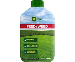 Vitax Liquid Feed & Weed 1L - Dual Action Lawn Fertiliser and Selective Weedkiller - Kills Clover Dandelions and Daisies - Treats 200sq.m