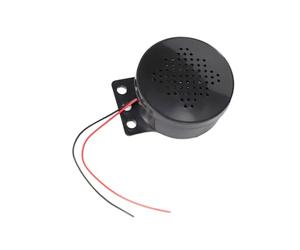 Voice prompter player for accurate announcements even in noisy environments using easy mount for durable electronics