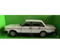 Volvo 240 GL in white, 1:24 scale diecast car model from Welly, 24102