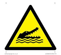 W067 Warning: Crocodiles, alligators or caymans Sign - 100x100mm - S10