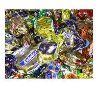 Walkers Assorted Toffees & Chocolate Eclairs, 500 g - Irresistible chewy toffees and rich chocolate eclairs