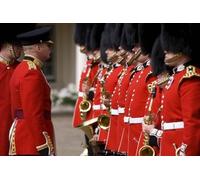Walking Tour Changing of the Guard at Buckingham Palace