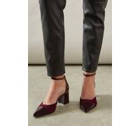 Wallis Women's Wide Fit Dollis Pointed Two Part Toe Cap High Block Heel Court Shoes in Burgundy | Size: 6 Wallis Burgundy 6