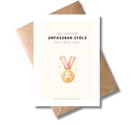 WBdesignz Cute Greeting Card with Envelope - Medal Praise - Wir sind unfassbar stolz auf dich - Cute Card zum Erfolg Glückwunsch - Passed Exam Graduation Driving Licence Abi (DIN A6)