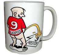 Wee On Funny Football Team Shirt Fan Rivalry Tea Coffee Mug (Blackpool (weeing on Preston))