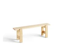 Schön zusammensitzen: Weekday Bank B140 von Hay Gemeinsame Mahlzeiten, gesellige Runden - die Weekday Kollektion von Designerduo Hannes & Fritz steht für das Ziel, Menschen zusammenzubringen. Mit ihrem ansprechenden Design schafft die Designer-Sitzbank genau das. Angelehnt an die klassische Picknickbank , strahlt Weekday eine robuste, vertraute Präsenz aus, die in Kombination mit den sanft abgerundeten Elementen zum Verweilen einlädt. Und das sowohl im öffentlichen als auch privaten Raum. Material und Format Weekday wird aus massiven Kiefernholzbrettern gefertigt, die mit einer wetterfesten Lackierung auf Wasserbasis versehen sind und damit einen langfristigen Einsatz im Außenbereich ermöglichen. Neben der natürlichen Variante ist Weekday auch in zwei Farbvarianten verfügbar. Die Bank ist 140 cm breit, 23 cm tief und 45 cm hoch. Perfekt ergänzt wird die Sitzbank übrigens um die schönen Tische der Kollektion . Werfen Sie direkt mal einen Blick darauf!