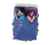 WEKAMOS Resin Couple Model Bed for Psychological Therapy Stress Relief Ornament with Smartphone Emotional Connection Sculpture Creative Play Desktop Dollhouse Furniture for Adults