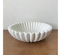 White Resin Decorative Bowl Featuring Scalloped Ruffle Design, Suitable for Home Decoration and Holding Various Items (A)