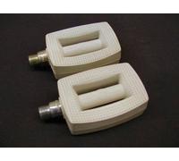 WHITE UNION GERMAN 9/16" CHILDRENS PEDALS RALEIGH TYPE CHOPPER ERA 70's OR 80's