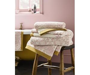 William Morris at Home Strawberry Thief 100% Cotton Bath Towel In Plaster Pink (70cm x 125cm)