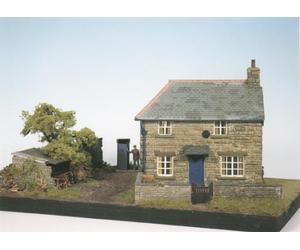 Wills CK10 Craftsmans Kits Farm Cottages Plastic Kit OO Gauge