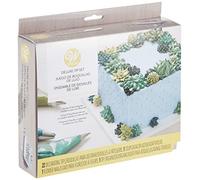 Wilton 2104-2531 Decorating Piping Tip Set, 22 Pieces, Silver, 5x22x19 cm