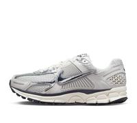 (WMNS) Nike Air Zoom Vomero 5 'Photon Dust Metallic Silver' FD0884-025 7.5