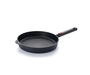 Woll Diamond QXR Eco Logic Cast Flat Pan Inductive Diameter 28 cm Height 5 cm with Removable Handle Suitable for All Hob Types PFAS-Free Cast Aluminium Oven-Safe Black