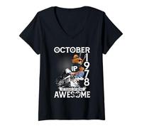 Womens 47th Birthday The Bear Legends October 1978 47 Years Old Men V-Neck T-Shirt