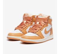 (4) Nike Air Jordan 1 Retro Hi Oh Womens Fashion Trainers in White Gold