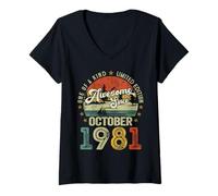 Womens Awesome Since October 1981 Vintage Retro 44th Birthday Men V-Neck T-Shirt
