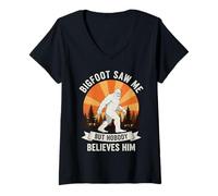 Womens Bigfoot Saw Me But Nobody Believes Him Sasquatch Retro Funny V-Neck T-Shirt