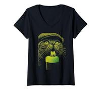 Women's British Shorthair Cat Beer Drinking Humor St Patricks Day V-Neck T-Shirt
