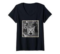 Womens Cat Selfie With Alien & Bigfoot | Funny Scared Cat V-Neck T-Shirt