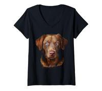 Womens Chesapeake Bay Retriever Dog Motif Pet Art Blue Eyes V-Neck T-Shirt